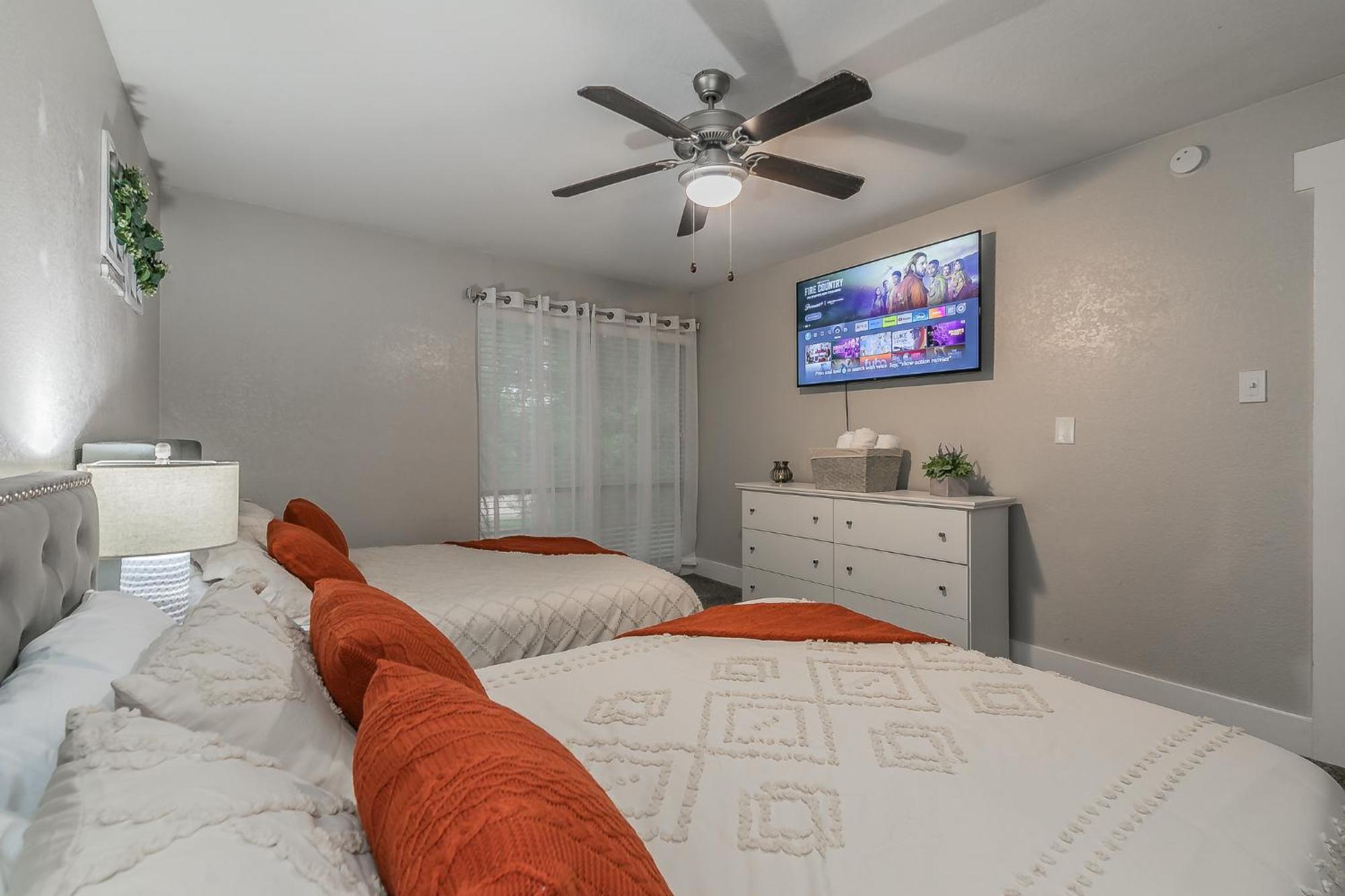 Cozy 2Br Farmhouse Apt - Sleeps 8 - Free Parking! Арлингтон Экстерьер фото