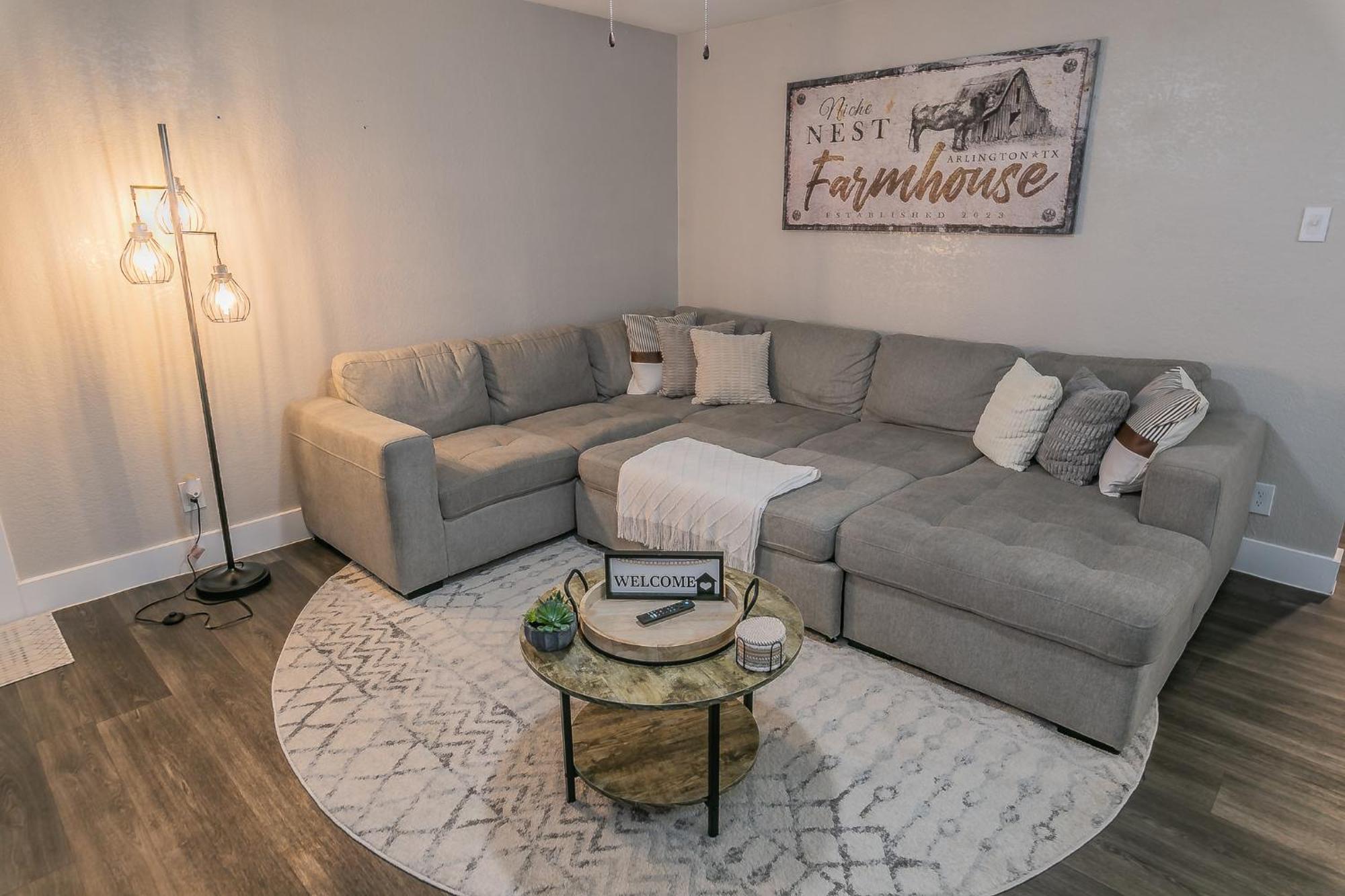 Cozy 2Br Farmhouse Apt - Sleeps 8 - Free Parking! Арлингтон Экстерьер фото
