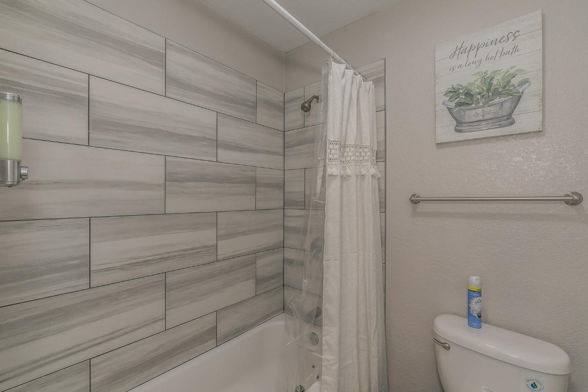 Cozy 2Br Farmhouse Apt - Sleeps 8 - Free Parking! Арлингтон Экстерьер фото